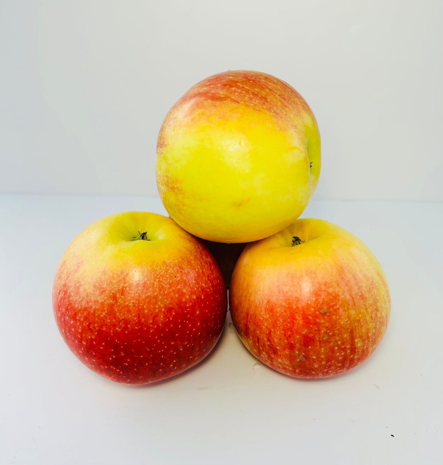 Apple: 545